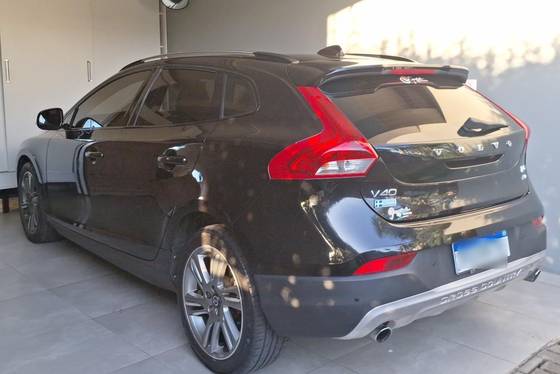 VOLVO V40 2.0 T5 CROSS COUNTRY AWD TURBO GASOLINA 4P AUTOMÁTICO
